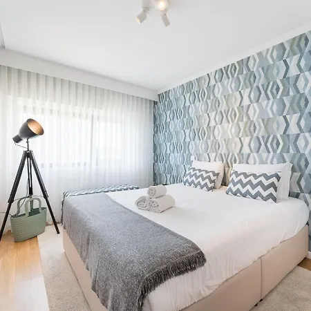 Guestready - Geometric Dawn In Do Conde