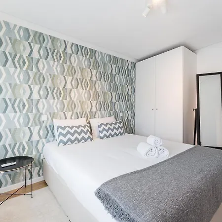 Guestready - Geometric Dawn In Do Conde