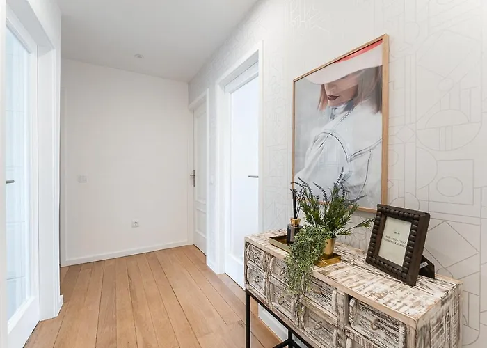 Guestready - Geometric Dawn In Do Conde