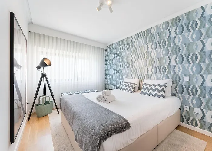 Guestready - Geometric Dawn In Do Conde